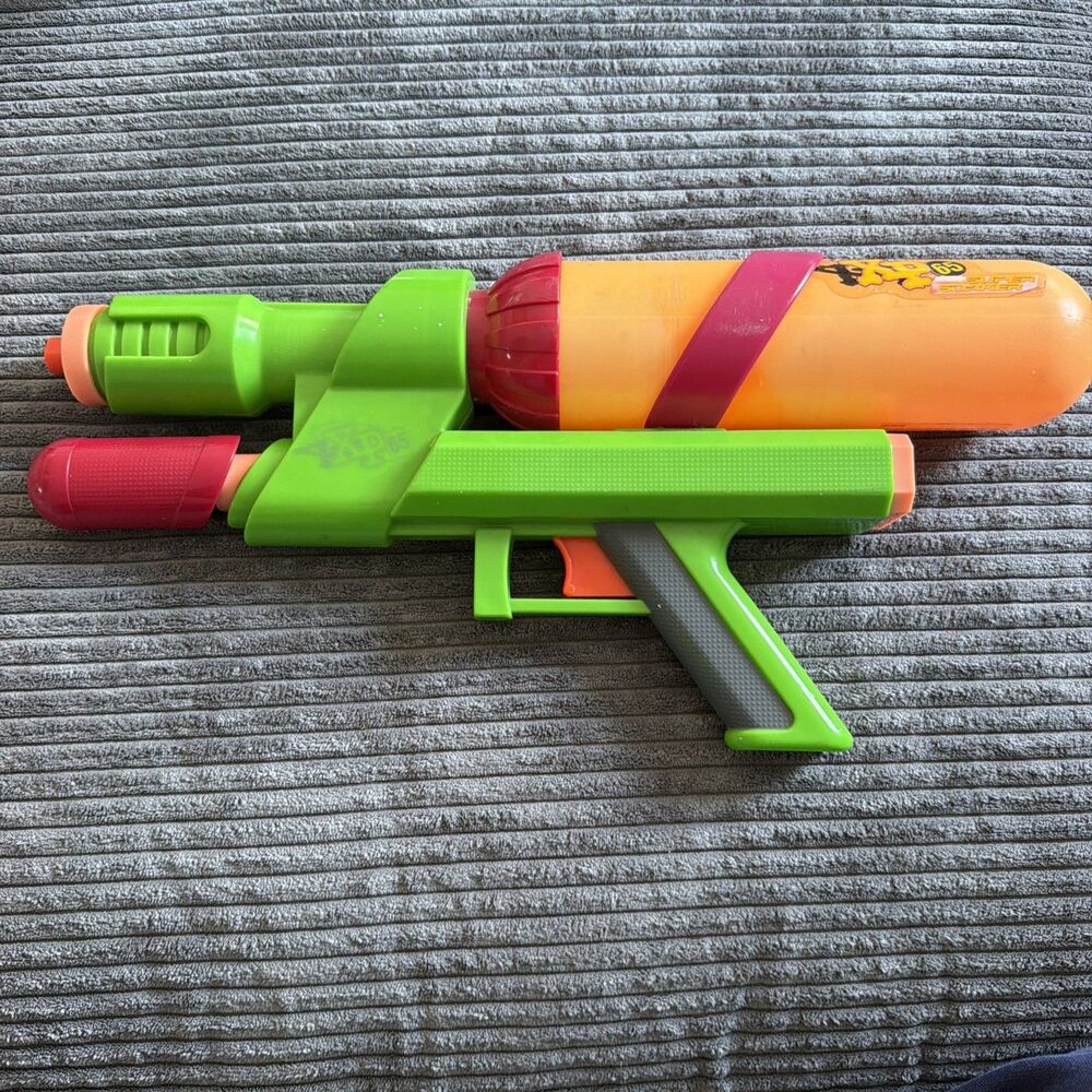 Vintage Larami Super Soaker XP 65 Air Pressure Squirt Water Gun 1995 Works